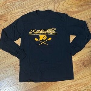 Men’s Philadelphia Flyers “Boathouse Row” Long Sleeve Black T-Shirt szM (no tag)